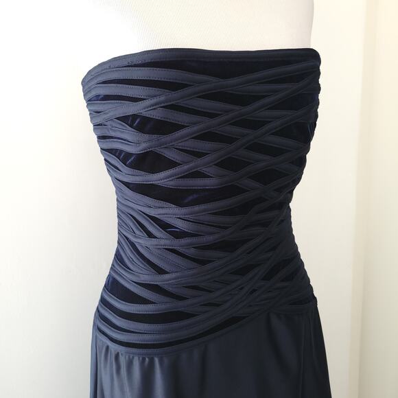 Tadashi Neiman Marcus Strapless Formal Gown Navy Satin Velvet Bodice 10 - Picture 4 of 14